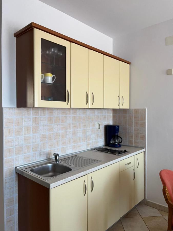 Apartments Poljski Put V Новаля Екстериор снимка