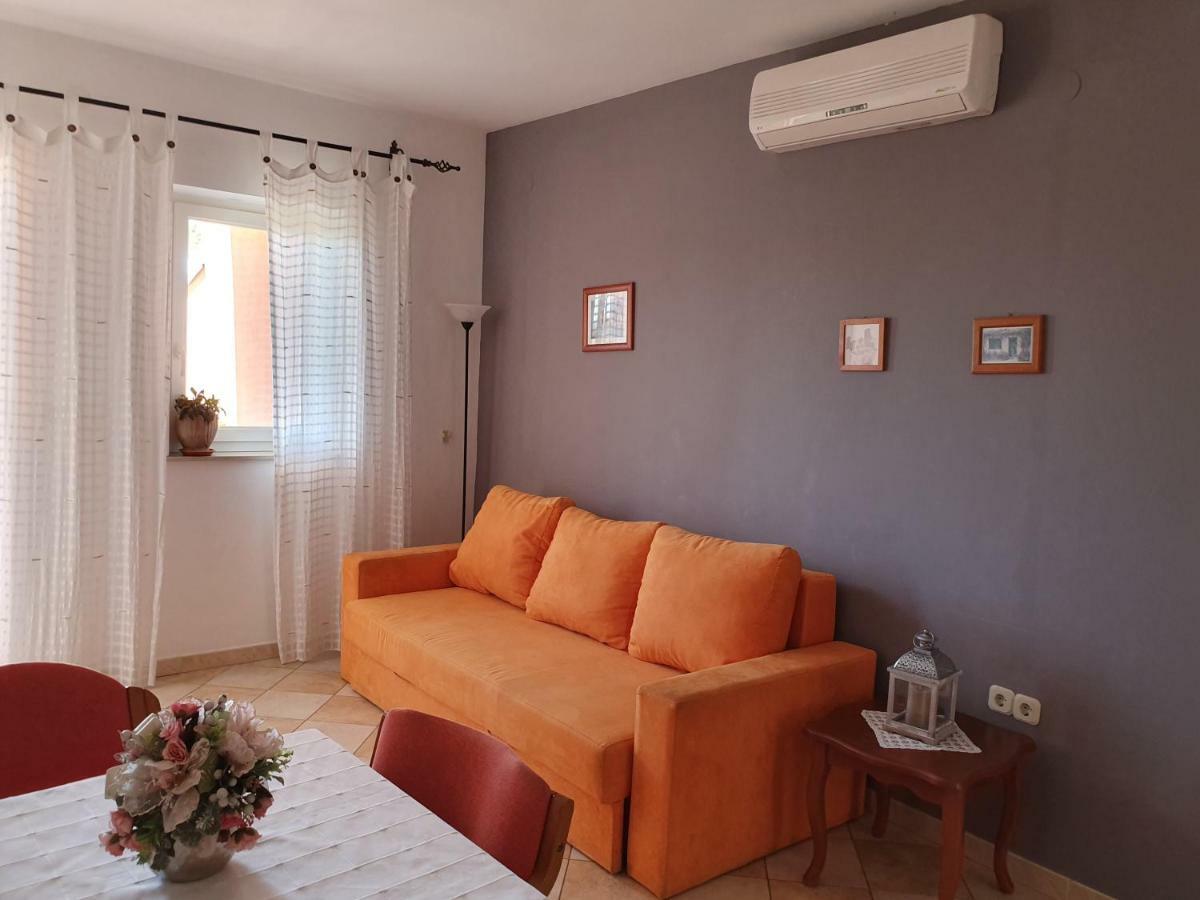 Apartments Poljski Put V Новаля Екстериор снимка