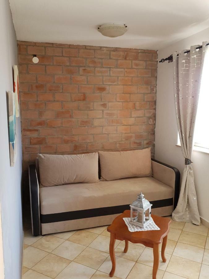 Apartments Poljski Put V Новаля Екстериор снимка
